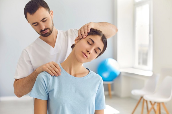 How A Chiropractor Can Help Treat Whiplash